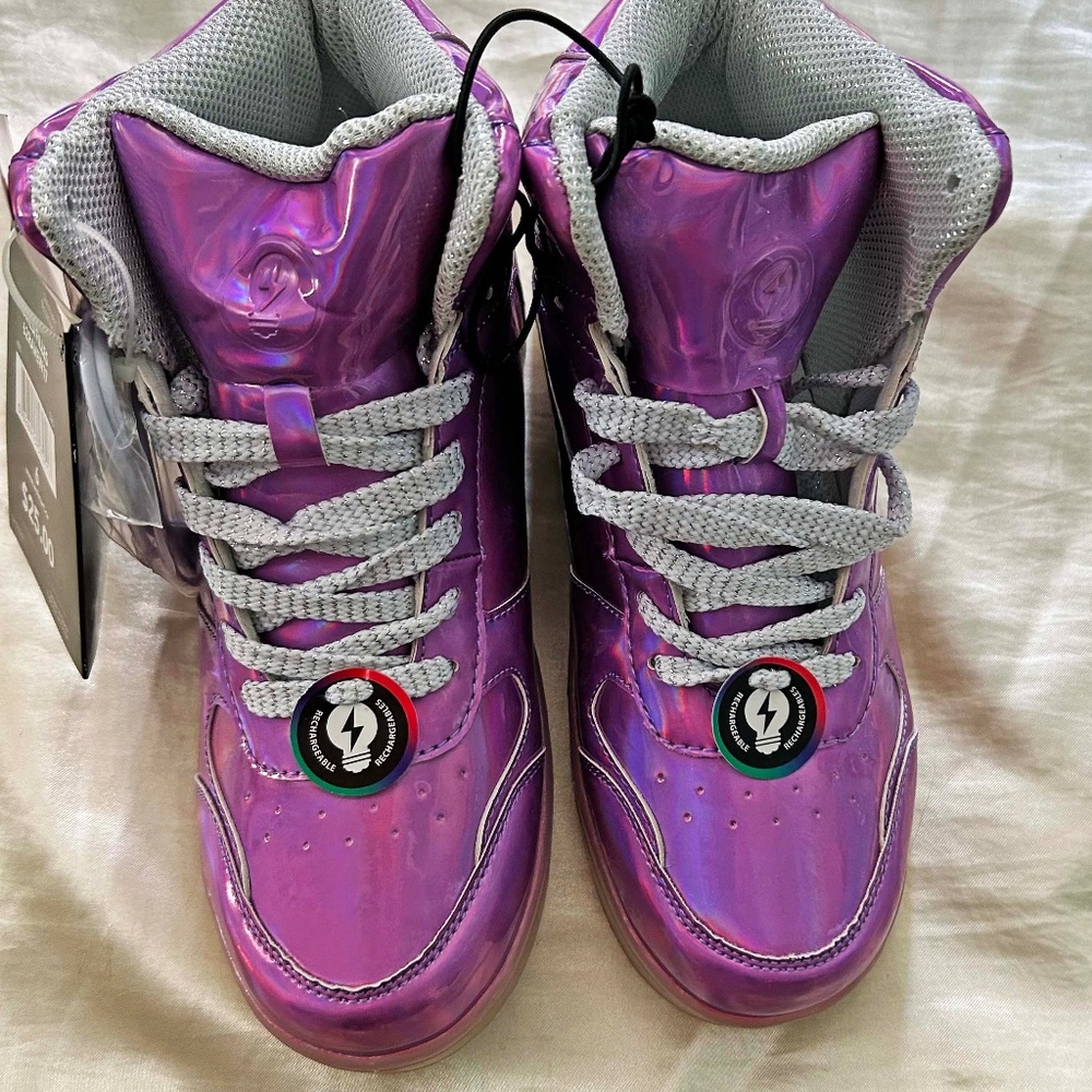 SHOES LITE-UP, MULTICOLOUR LIGHTS IN BOTH SOLE EDGES, EQUAL TO LADIES SIZE 8,